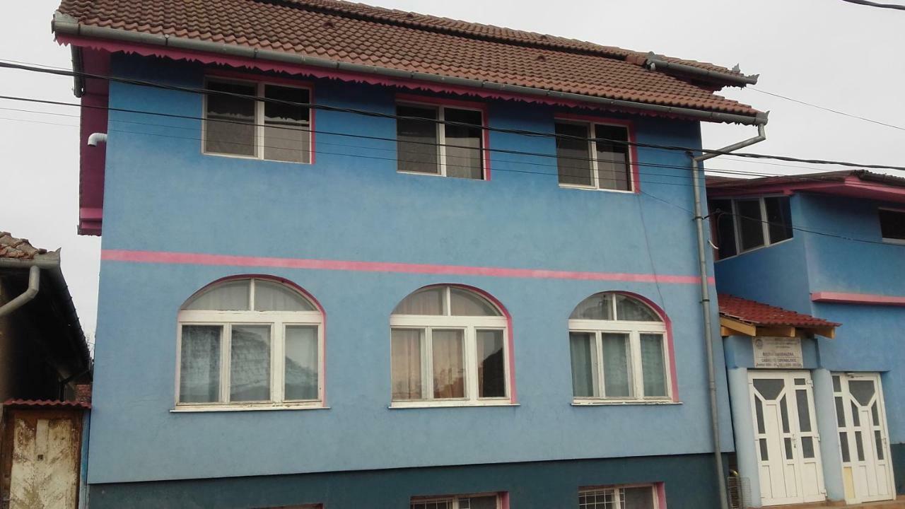Апартаменты Casa Albastra Маргита Экстерьер фото